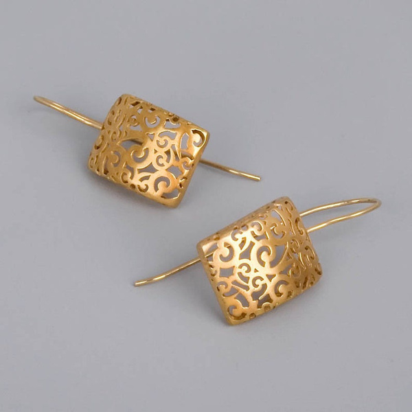 Goldene hohle Efeu-Ohrringe