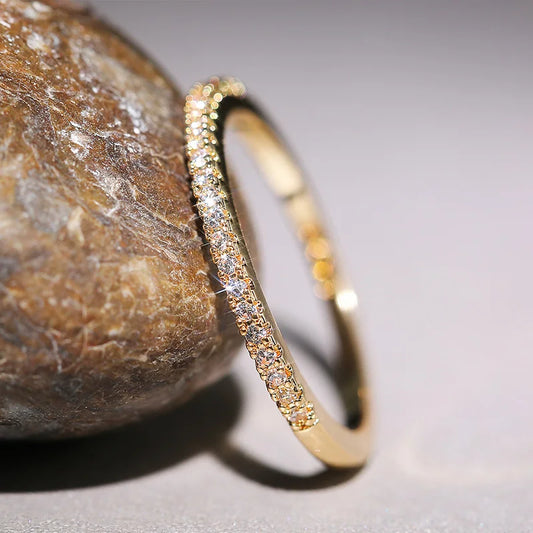 Feiner Vintage-Ewigkeitsring mit Zirkonien