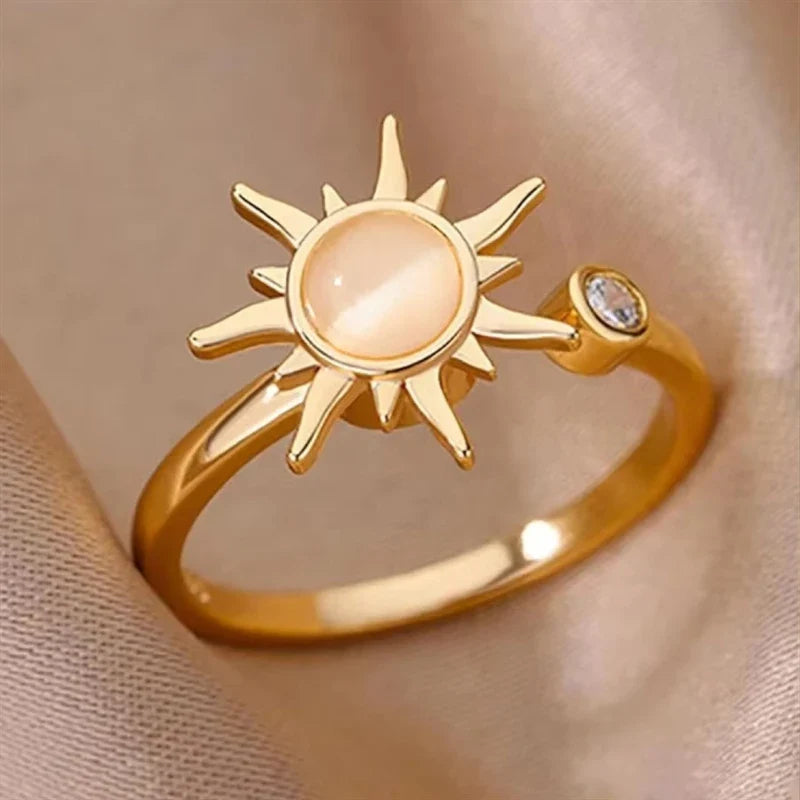 Verstellbarer Sonnenring mit Katzenaugenstein und Zirkon