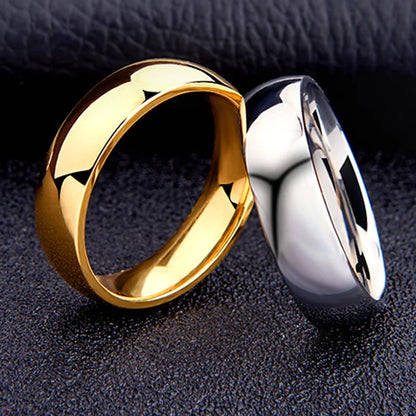 Eleganter goldener Ehering
