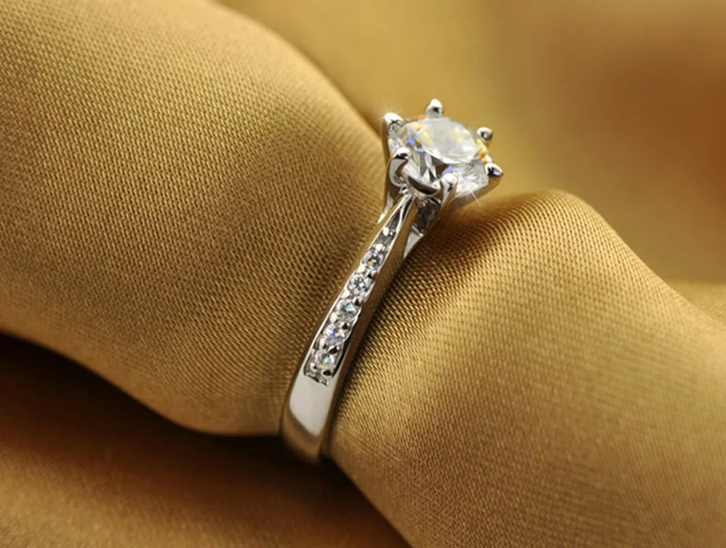Solitärring Silber 925 mit strahlendem Zirkon
