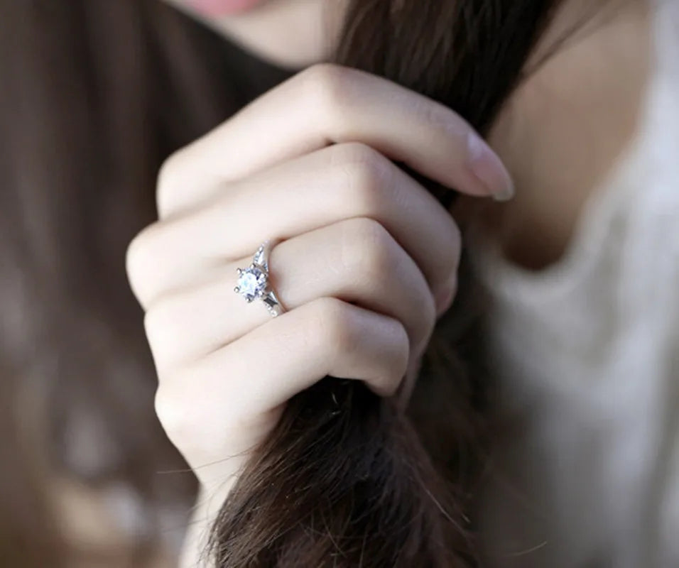 Solitärring Silber 925 mit strahlendem Zirkon
