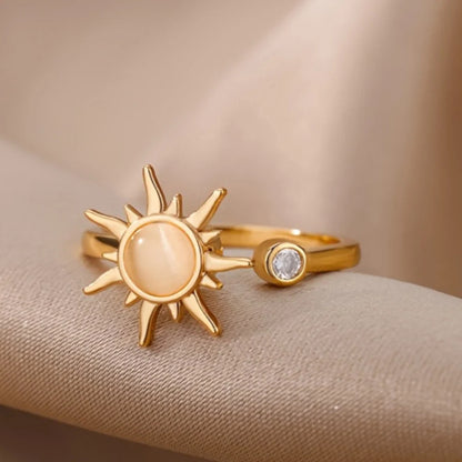 Verstellbarer Sonnenring mit Katzenaugenstein und Zirkon