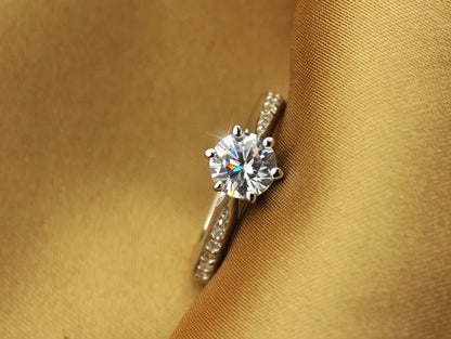 Solitärring Silber 925 mit strahlendem Zirkon