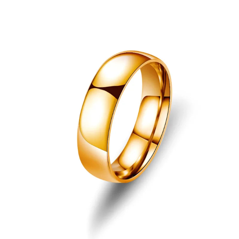 Eleganter goldener Ehering