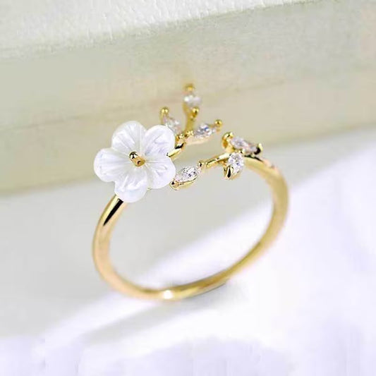 Verstellbarer vintage Ring mit Blume und Blättern