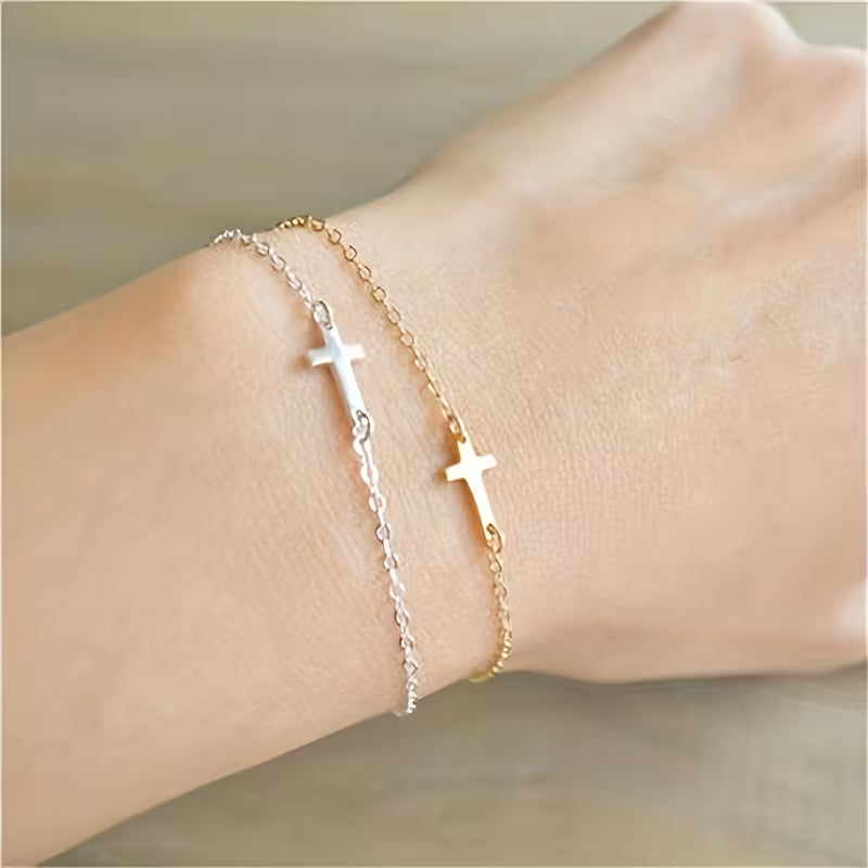 Einfaches elegantes Kreuz-Armband