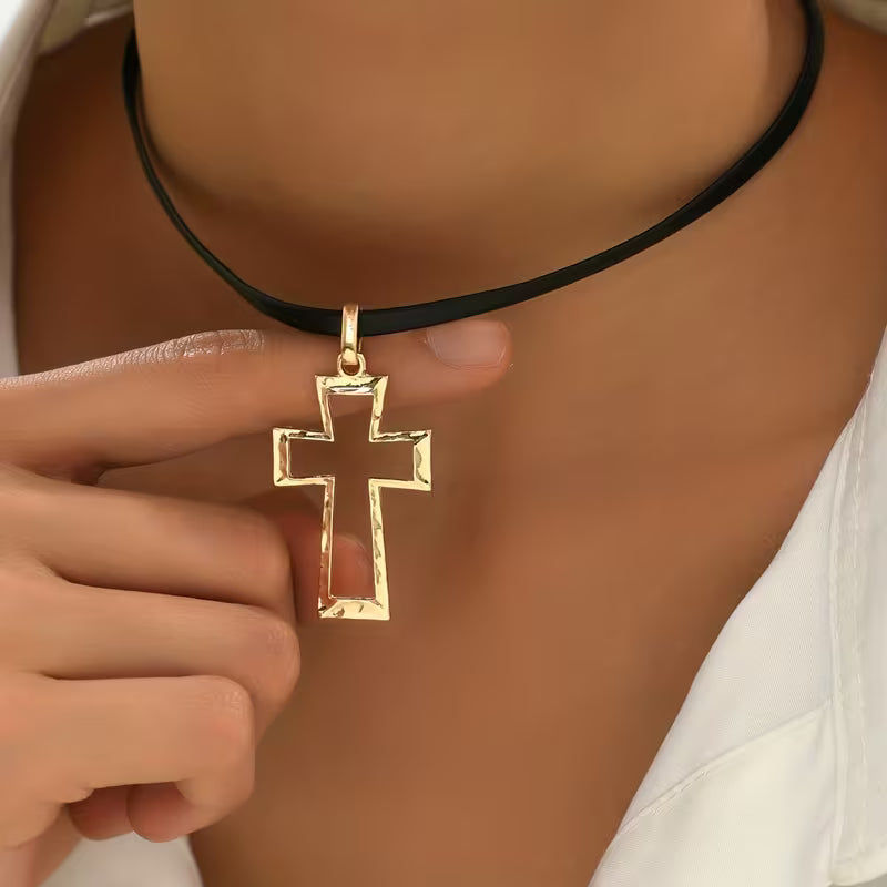 Kreuz-Anhänger-Halskette mit Kordel