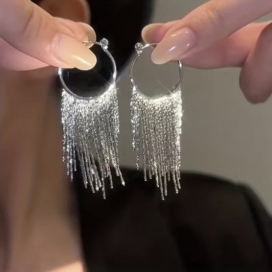 Elegante Quasten- und Glitzerketten-Ohrringe