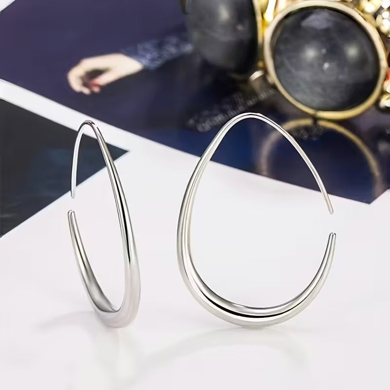 Elegante vintage goldene Ohrringe