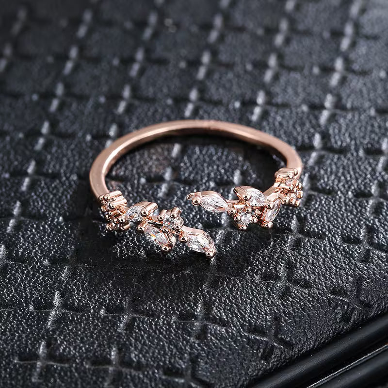 Eleganter verstellbarer Zirkonia-Ring