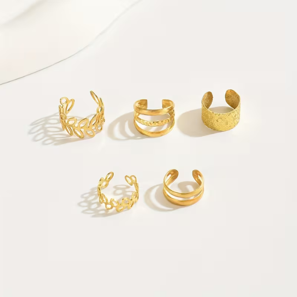 5-teiliges vintage goldenes Ohrring-Set