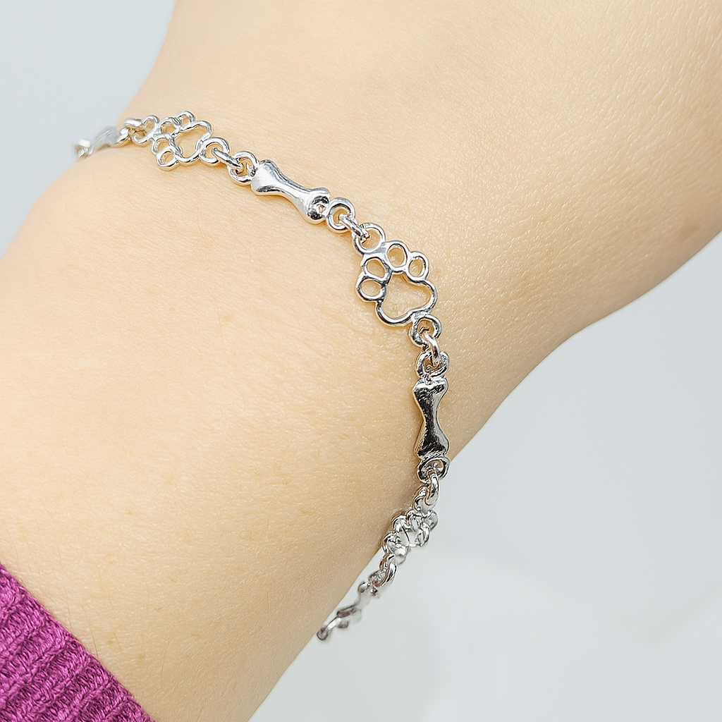 Hundepfote und Knochen Armband in reinem Silber