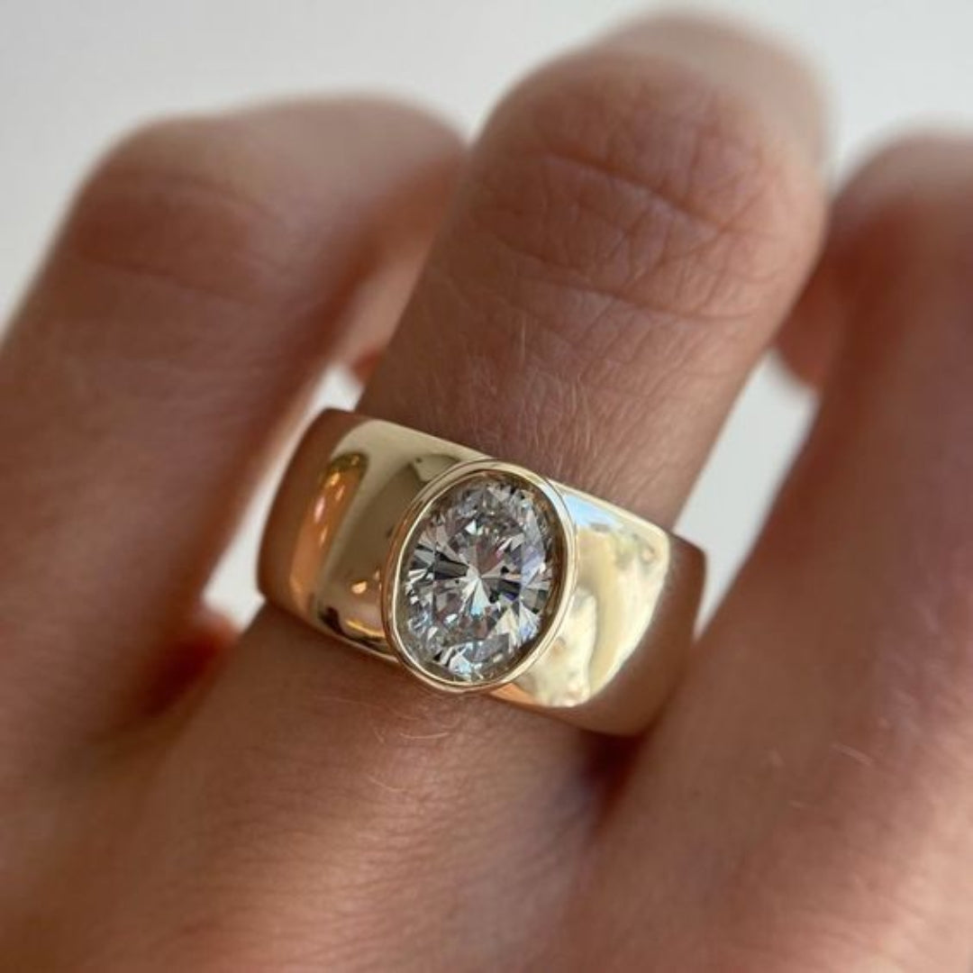 Vintage Ring mit Eingelassener Goldener Zirkonia