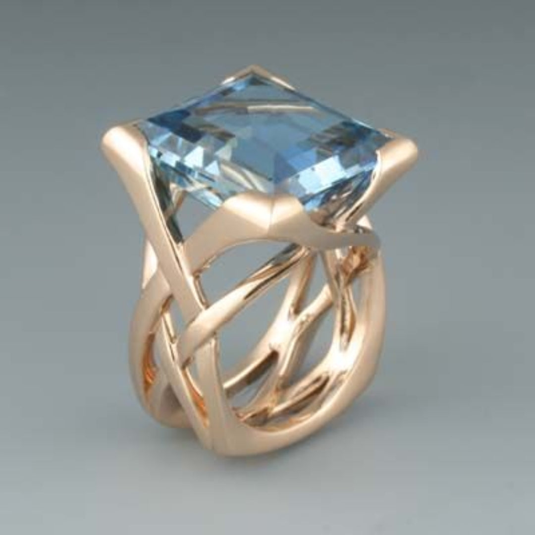 Rosa Ring mit Blauer Zirkonia Vintage