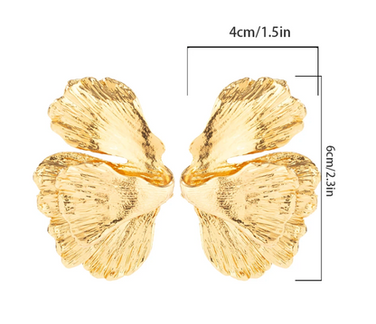 Große 18 Karat vergoldete Ohrringe mit halbem Gingko Biloba-Blatt