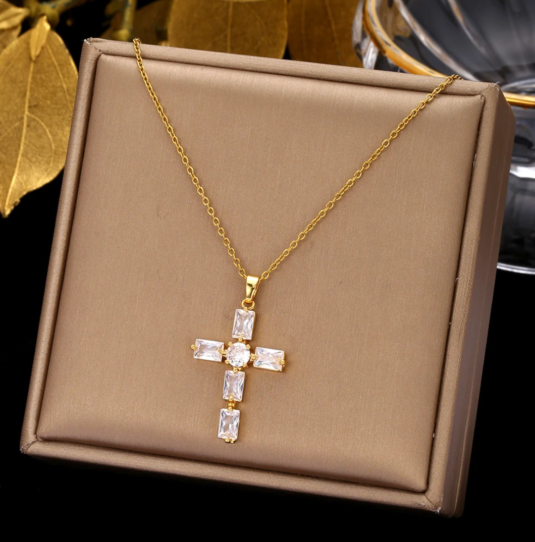 18K Gold Plated Halskette mit Weißem Kristallkreuz