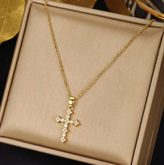 18K Gold Plated Halskette mit Kleinem Diamantförmigem Kreuz