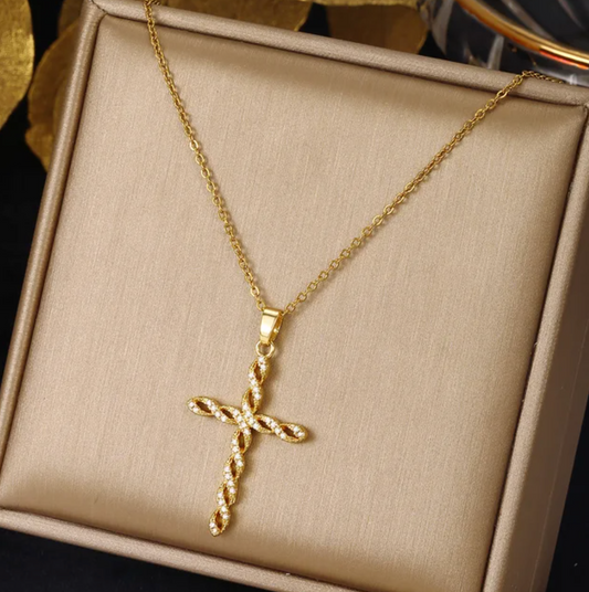 18 Karat vergoldetes Collier mit einem verschlungenen Kreuz