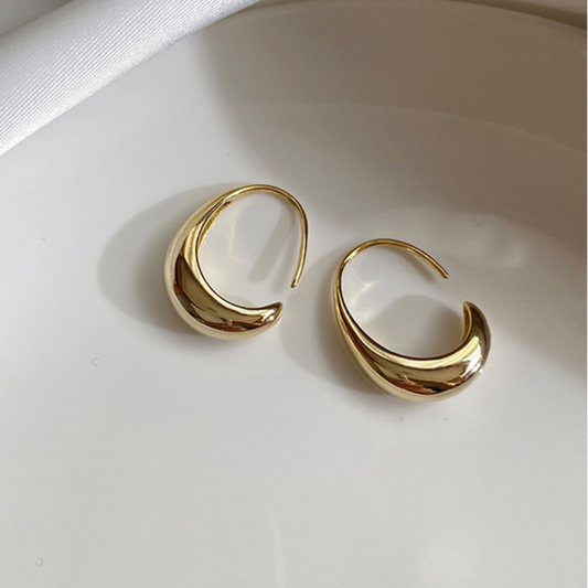 Modernistische Ohrringe in 18K Gold Plating