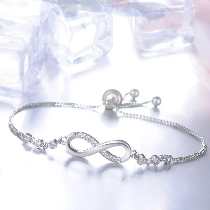 Verstellbares Unendlichkeits-Armband aus Silber