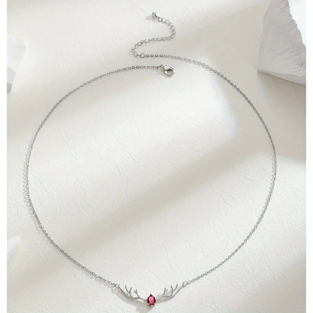 Geweih Halskette mit zartem Herz Anhänger