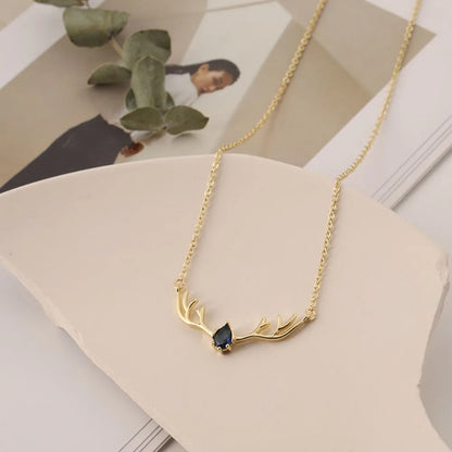 Geweih Halskette mit zartem Herz Anhänger