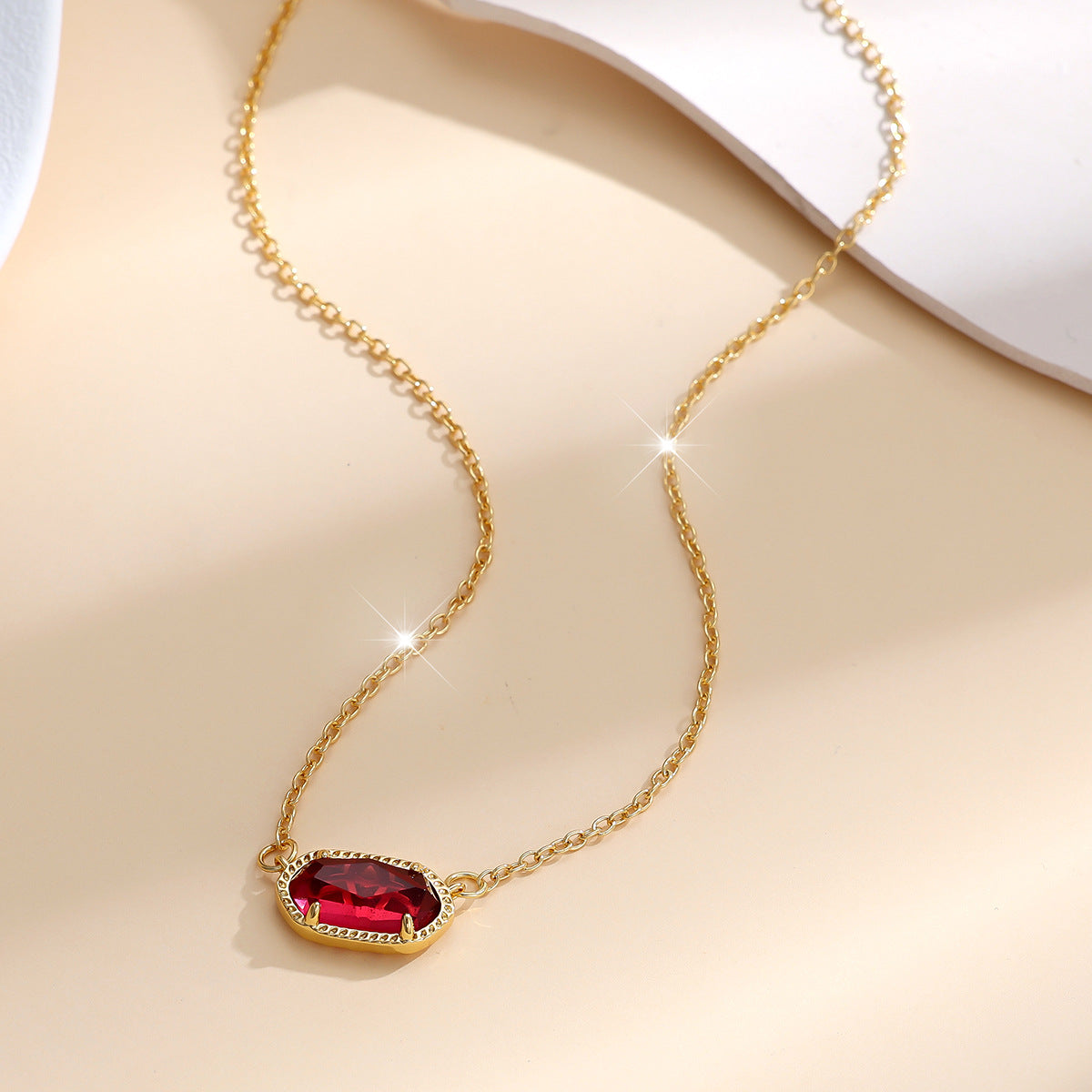 Klassischer Oval Rubin Halskette | Gold
