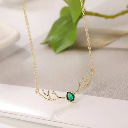 Geweih Halskette mit zartem Herz Anhänger