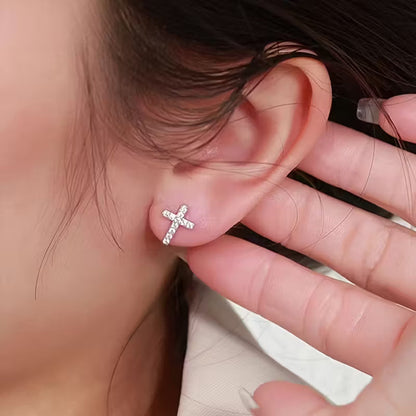 Minimalistische Kreuz-Stecker-Ohrringe