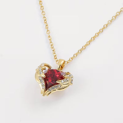 Angel Embrace Ruby Heart Halskette | Gold