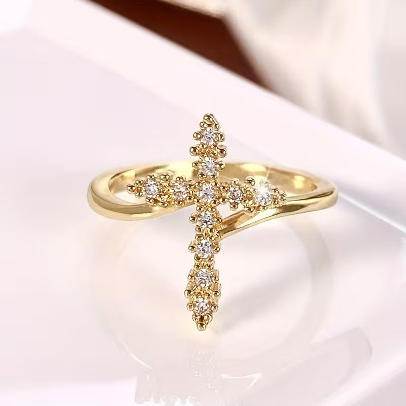 Minimalistischer Kreuz-Ring aus Zirkonia
