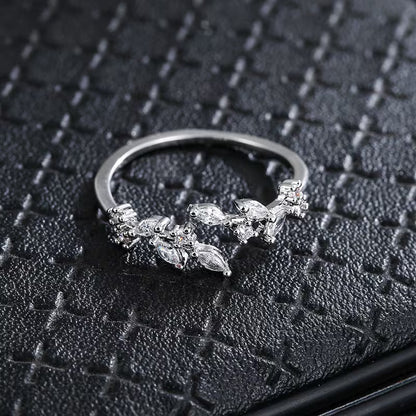 Eleganter verstellbarer Zirkonia-Ring