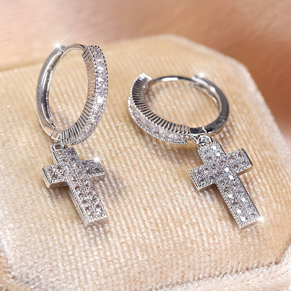 Kreuz-Ohrringe aus Silber-Zirkonia