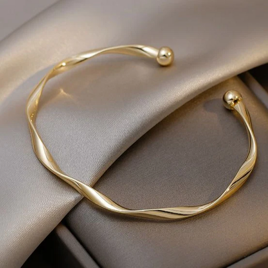 Elegantes Offenes Gold Armband