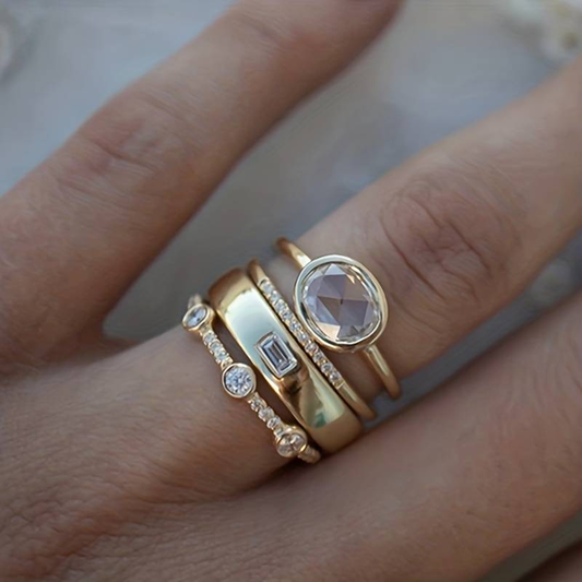 Vergoldetes Ring-Set mit Zirkonias