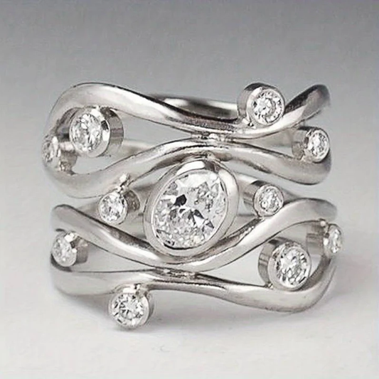 Vintage-unregelmäßiger Silberring mit Zirkonias