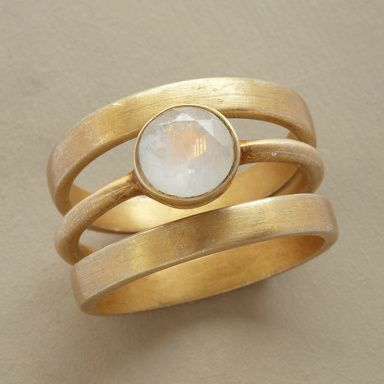 Mondsteinring mit Einlagen aus Vintage-Gold und -Silber