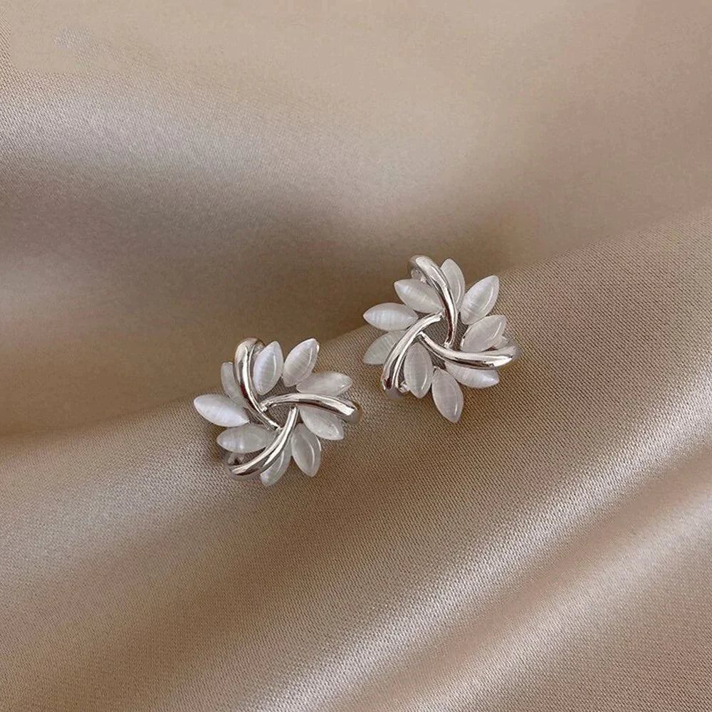 Elegante Stecker-Ohrringe in Gold und Silber